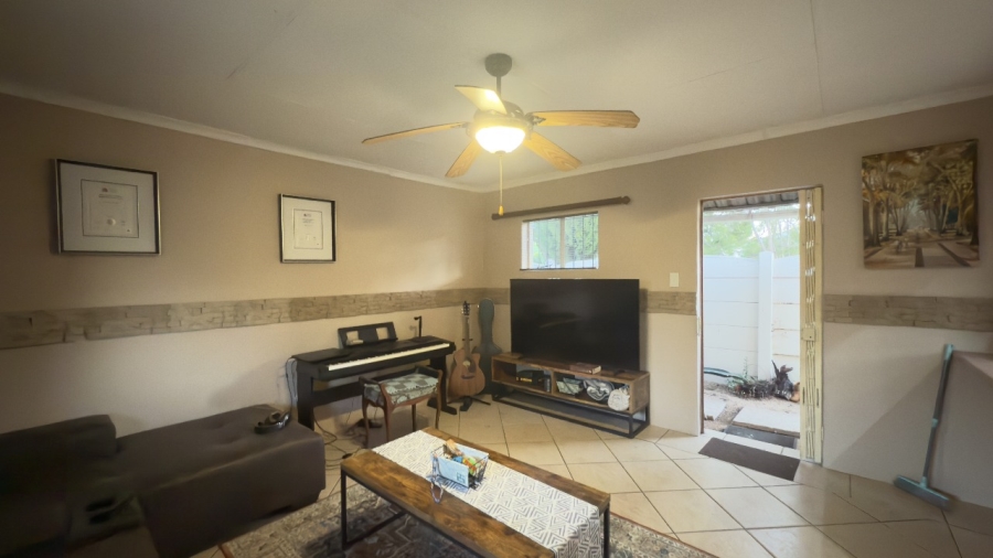 To Let 1 Bedroom Property for Rent in Flamwood North West